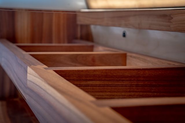 Vorratsregals aus Zwetschgenholz