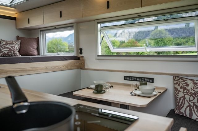 Fenster für viel Licht im Kistenaufbau von Cocoon Vans